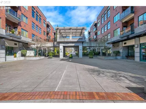 400 W 8th St #309, Vancouver, WA 98660
