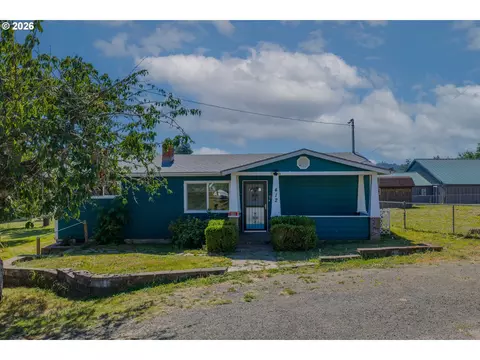 412 23rd St, Myrtle Point, OR 97458
