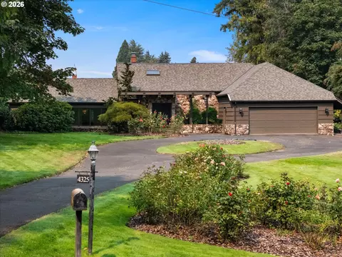 4325 SW Charming Way, Portland, OR 97225