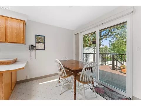 Dining - 16540 Nottingham Dr, Gladstone, OR 97027 photo 1 of 2