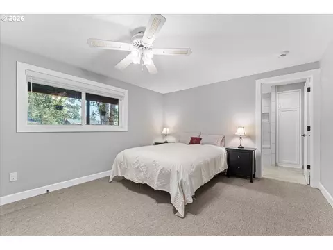 Bedroom - 16540 Nottingham Dr, Gladstone, OR 97027 photo 5 of 5