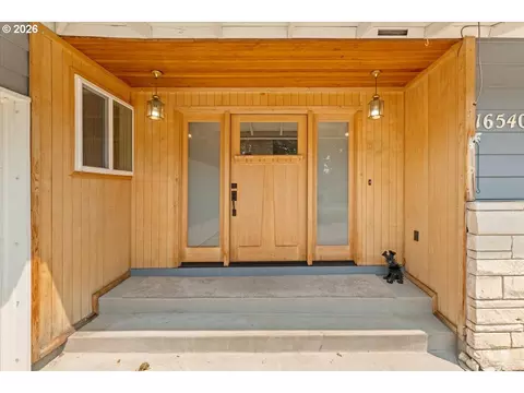 Exterior - 16540 Nottingham Dr, Gladstone, OR 97027 photo 2 of 6