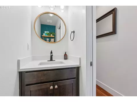 Bath - 805 NW Victoria Ave, Gresham, OR 97030 photo 1 of 3