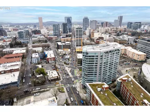 1926 W Burnside St #1403, Portland, OR 97209