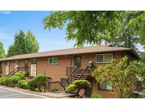 5005 SW Mitchell St #2, Portland, OR 97221
