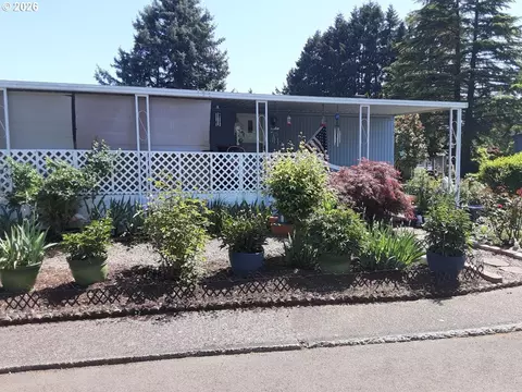 570 N 10th Ave #71, Cornelius, OR 97113