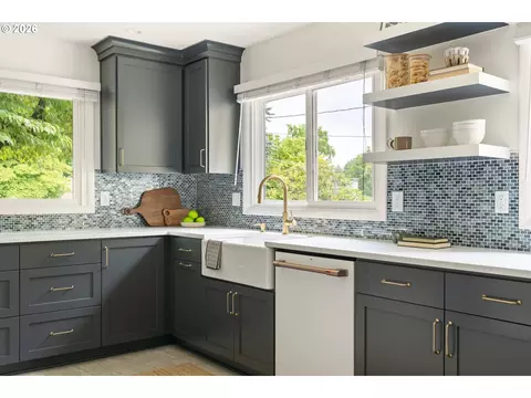 55 NW Sleret Ave, Gresham, OR 97030 photo 9