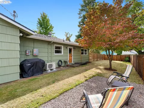 Exterior - 22015 SE Ash St, Gresham, OR 97030 photo 4 of 6