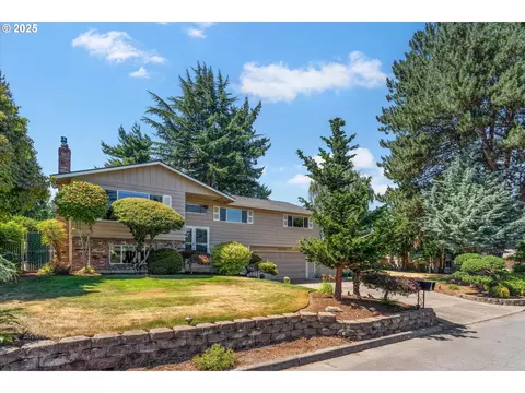 14390 SE Thelma Cir, Milwaukie, OR 97267