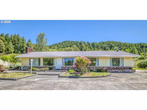 48587 Highway 242, Broadbent, OR 97414