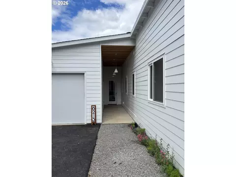 8213 N Swenson St, Portland, OR 97203
