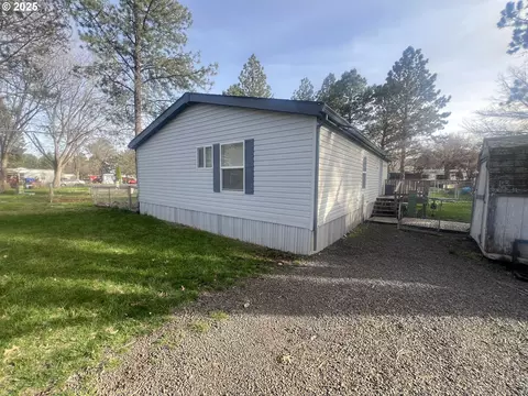 1809 26th St #92, La Grande, OR 97850
