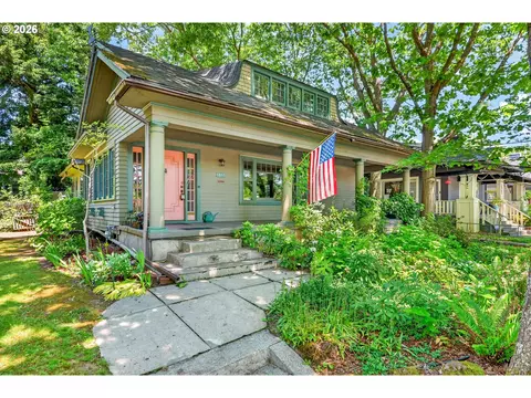 3957 E Burnside St, Portland, OR 97214