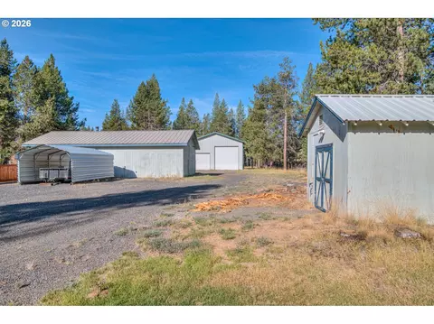 Exterior - 55471 Richard Way, Bend, OR 97707 photo 6 of 17