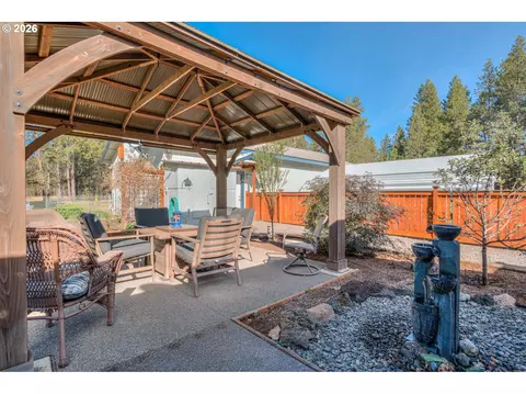 Exterior - 55471 Richard Way, Bend, OR 97707 photo 4 of 17
