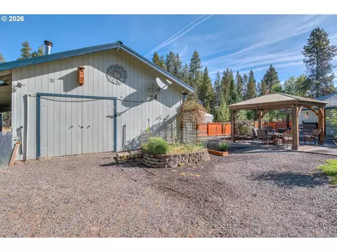 Exterior - 55471 Richard Way, Bend, OR 97707 photo 8 of 17