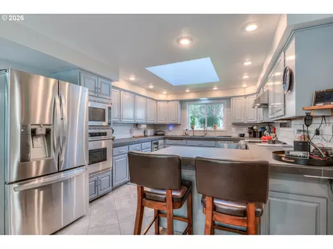 Kitchen - 55471 Richard Way, Bend, OR 97707 photo 1 of 2