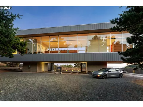735 King St, Port Orford, OR 97465