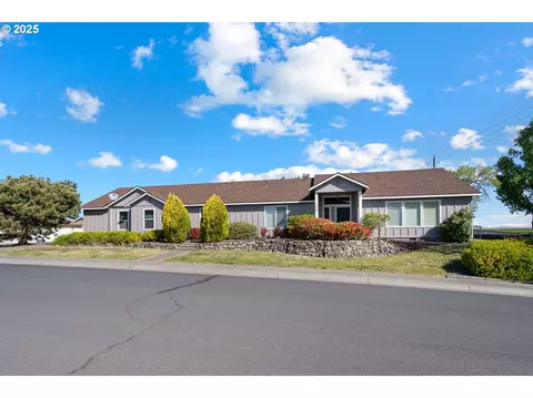 200 Rio Senda St, Umatilla, OR 97882