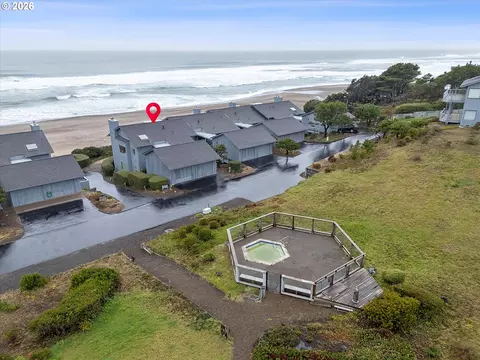 4175 N Highway 101 #D-2, Depoe Bay, OR 97341