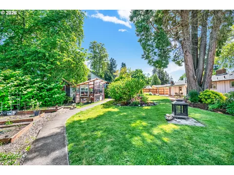 Exterior - 1385 Beebe Ln, Eugene, OR 97404 photo 14 of 14