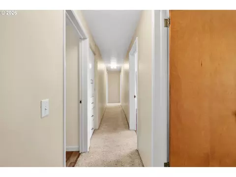 Entry Way - 1385 Beebe Ln, Eugene, OR 97404 photo 1 of 3