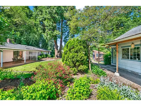 Exterior - 1385 Beebe Ln, Eugene, OR 97404 photo 13 of 14
