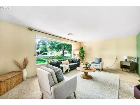 Living - 1385 Beebe Ln, Eugene, OR 97404 photo 1 of 5