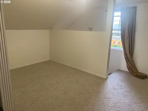 Bedroom - 1385 Beebe Ln, Eugene, OR 97404 photo 5 of 5