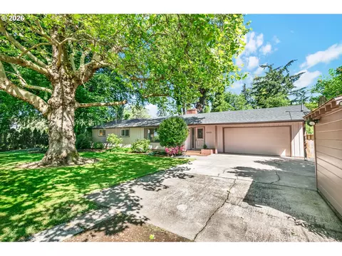 Exterior - 1385 Beebe Ln, Eugene, OR 97404 photo 2 of 14