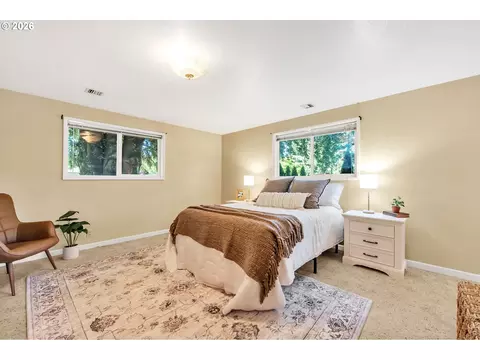 Bedroom - 1385 Beebe Ln, Eugene, OR 97404 photo 3 of 5