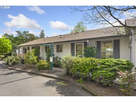 11575 SW Crown Ct #2, King City, OR 97224