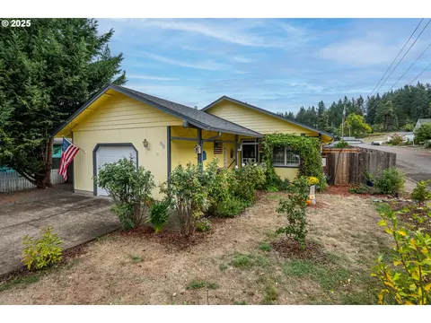 90 S 17th St, Cottage Grove, OR 97424