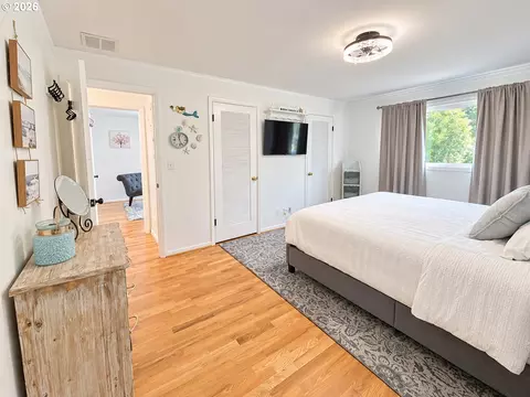 Bedroom - 2872 Suffolk Ct, Eugene, OR 97401 photo 2 of 7