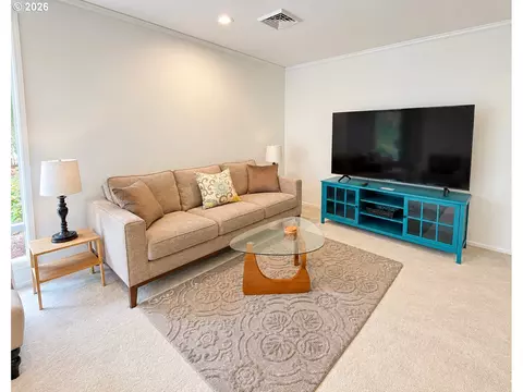 Living - 2872 Suffolk Ct, Eugene, OR 97401 photo 4 of 6