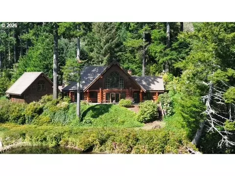 5441 Little Woahink Dr, Florence, OR 97439