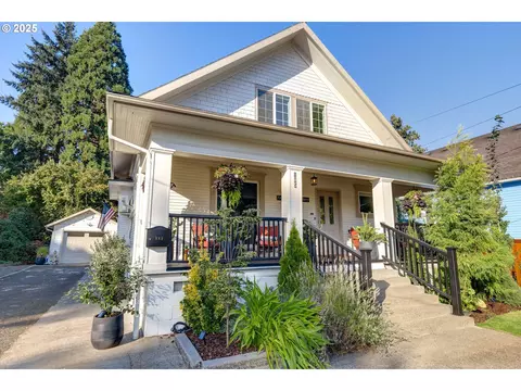 185 E Lincoln St, Woodburn, OR 97071