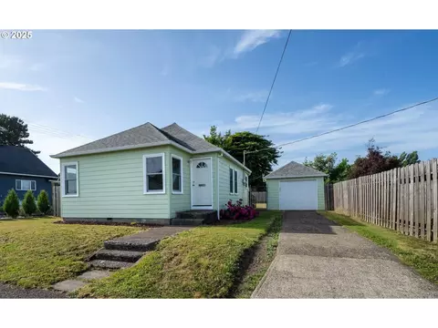 1108 4th St, Tillamook, OR 97141