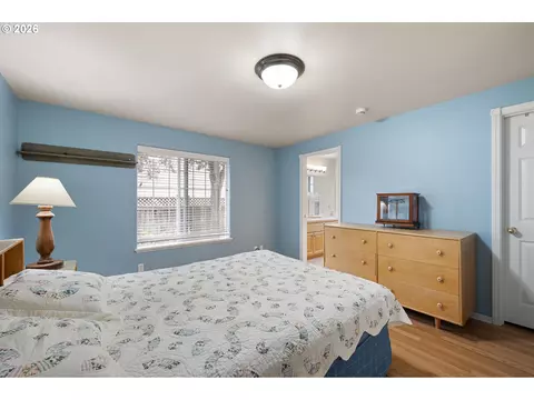 Bedroom - 3928 Hyacinth St, Eugene, OR 97404 photo 4 of 7