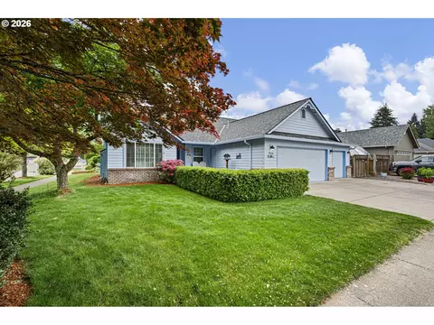 Exterior - 3928 Hyacinth St, Eugene, OR 97404 photo 2 of 10