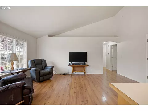 Living - 3928 Hyacinth St, Eugene, OR 97404 photo 3 of 3