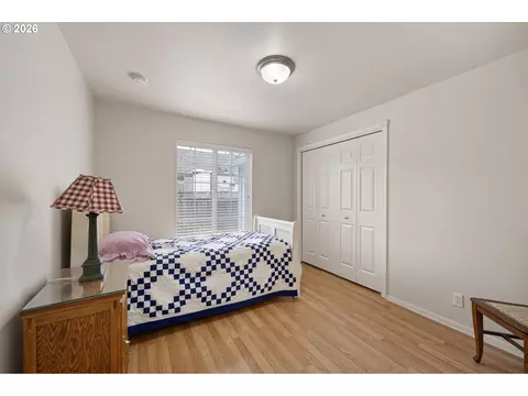 Bedroom - 3928 Hyacinth St, Eugene, OR 97404 photo 6 of 7