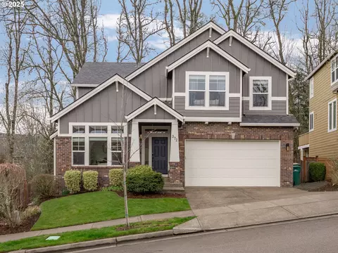 372 N Fairway St, Newberg, OR 97132