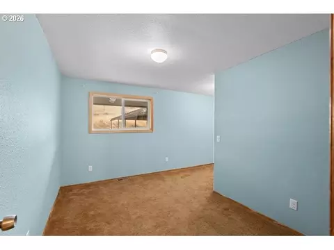 Bedroom - 61476 Dee Cox Rd, Heppner, OR 97836 photo 1 of 4