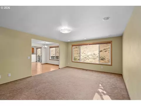 Living - 61476 Dee Cox Rd, Heppner, OR 97836 photo 6 of 10