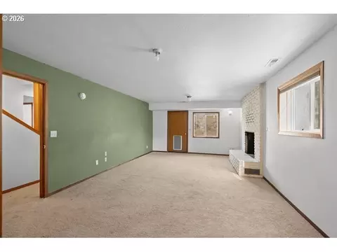Living - 61476 Dee Cox Rd, Heppner, OR 97836 photo 7 of 10