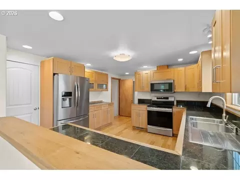 Kitchen - 61476 Dee Cox Rd, Heppner, OR 97836 photo 3 of 3