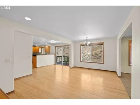 Living - 61476 Dee Cox Rd, Heppner, OR 97836 photo 3 of 10