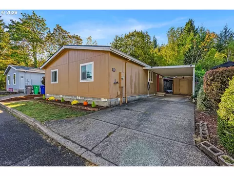 5200 SE 132nd Ave #15, Portland, OR 97236