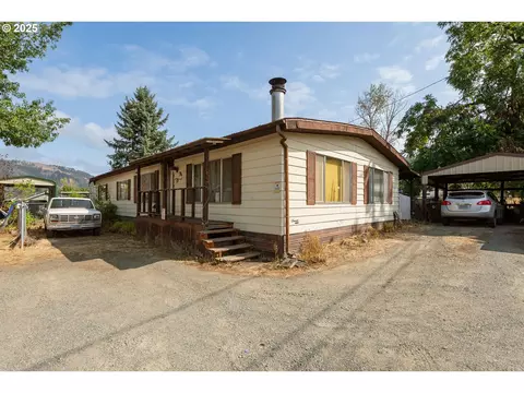 184 Arie Ln, Myrtle Creek, OR 97457